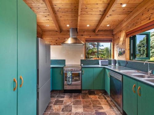 廚房, Lakeview Chalet Lake Tarawera in 塔拉韋拉湖
