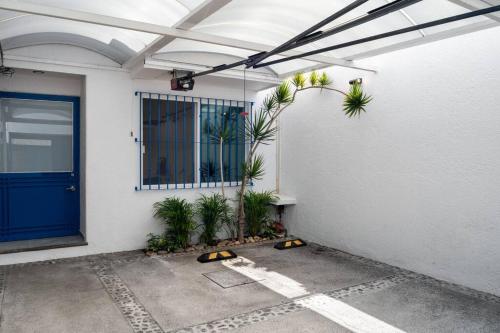 Amplia Casa con Garage, Aire acondicionado y Lavasecadora