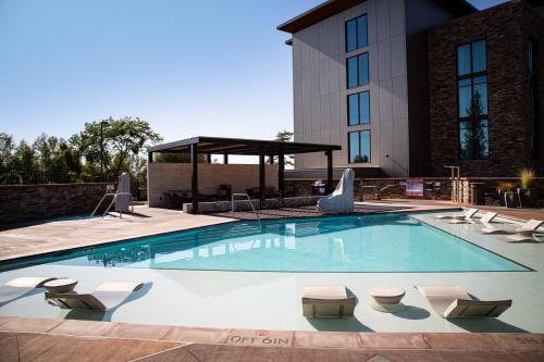 Плувен басейн, Red Hawk Resort & Casino in Jayhawk