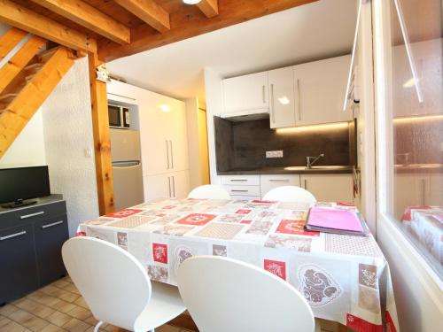 Studio Les Carroz d'Arâches, 1 pièce, 4 personnes - FR-1-572-60 - Location saisonnière - Arâches-la-Frasse