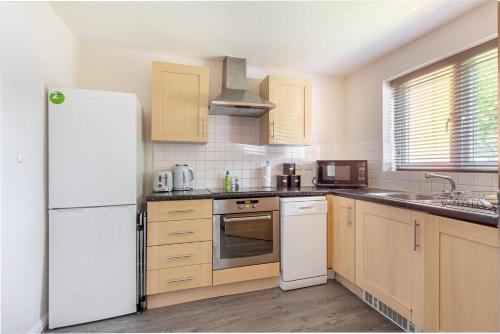 Lovely 2bed Apt in Redditch, Free Wi-Fi & Parking