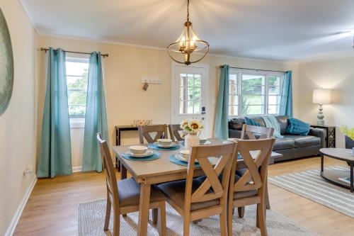 The Sunrise Cottage with Hot Tub, 3 Mi to Downtown in Blue Ridge, USA