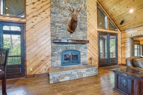 Cabin with Game Room and Hot Tub in Broken Bow!, Broken Bow (fotografie 5)