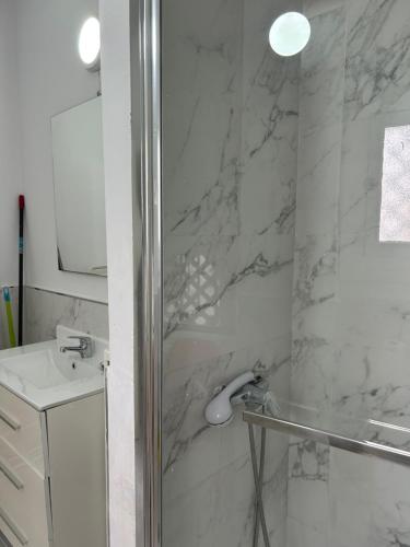 Coliseo Premium Apartment - image 2