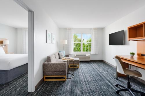 TownePlace Suites by Marriott Manchester-Boston Regional Airport