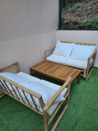 Joli studio rénové situé au pied des thermes (Joli studio renove situe au pied des thermes) in Arles-sur-Tech