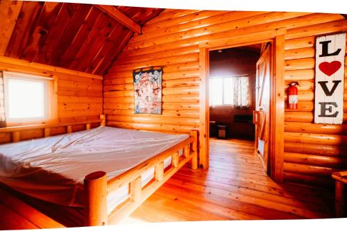2 bedrooms, 5 beds