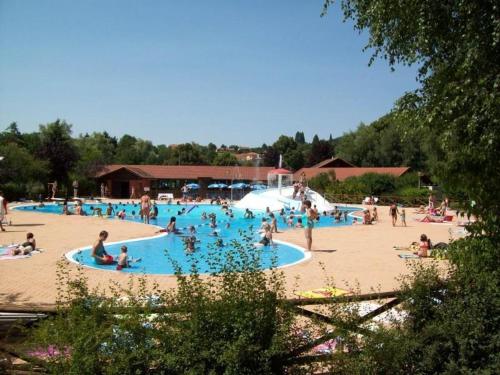 Charmant gîte à la ferme avec terrasse et animaux admis - FR-1-496-235 (Charmant gite a la ferme avec terrasse et animaux admis - FR-1-496-235) in Saint-Marcel-d'Urfé