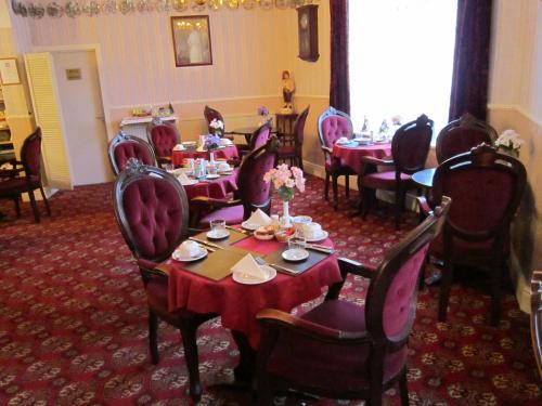 Sussex Hotel - image 2