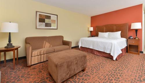 1 king bed, 1 sofa bed