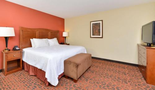 Hampton Inn Muscatine - image 8