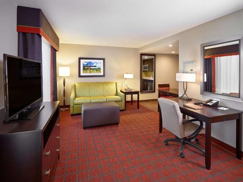 King Studio Suite - Non-Smoking image 4