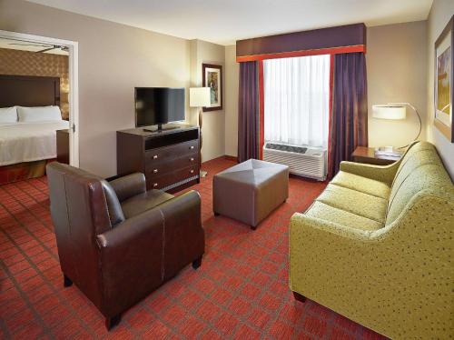 Two-Bedroom Suite image 5