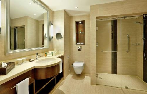 Family Room image 9