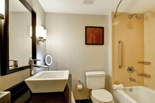 DoubleTree by Hilton Baton Rouge - image 8