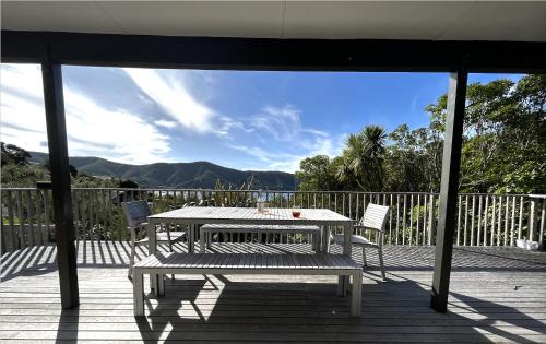 Waikawa Bay bach with spectacular views