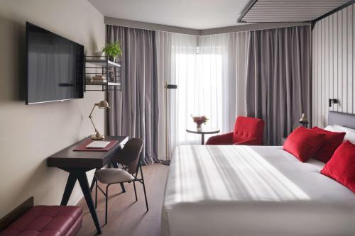 King Room room in Canopy by Hilton Madrid Castellana