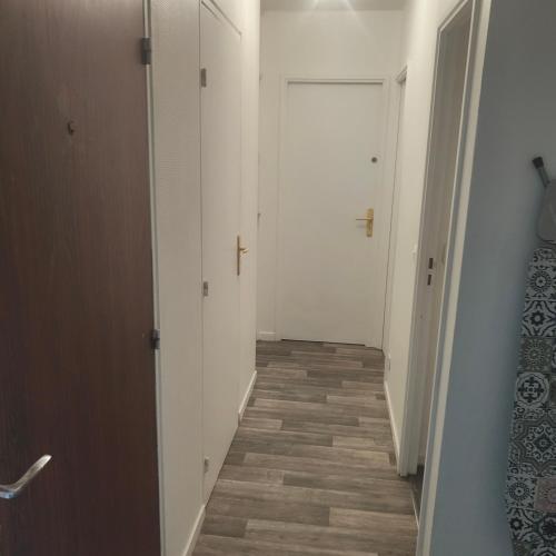 Colocations dans un appartement f3 - Location saisonnière - Sannois