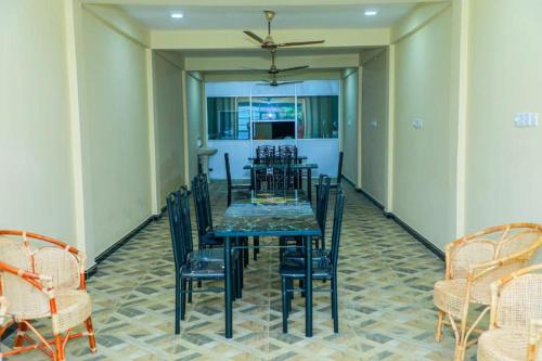 Restoran, UK Inn Guest House in Jaffna