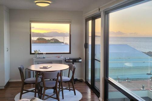 Heathcliff1 Luxury Couples Retreat with Stunning Coastal Views! in Boat Harbour