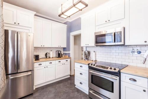 Renovated 3/2 * Craftsman Home * Perfect Location in Memphis, USA