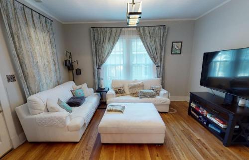 Renovated 3/2 * Craftsman Home * Perfect Location in Memphis, USA