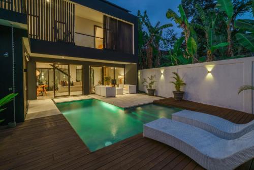 Three-Bedroom Villa image 3