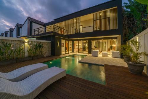 Three-Bedroom Villa image 1