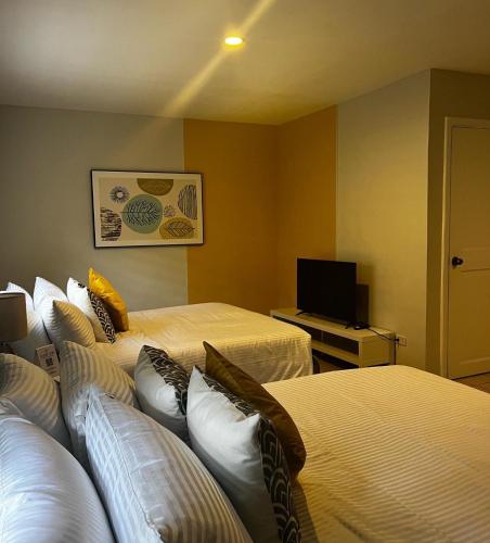 2 double beds