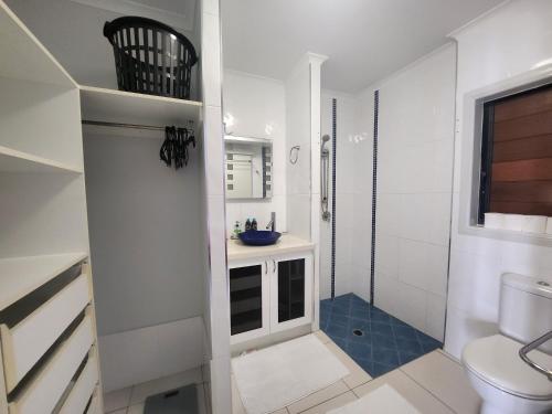 Baño, Apartamento de 30 m² en Rossville, con 1 habitación(es) y 2 baño(s) privado(s) (Sundowners) in Cooktown