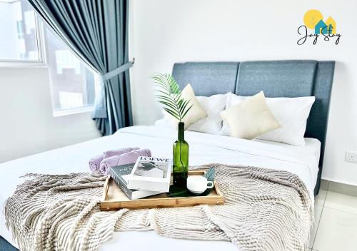 Amber Cove l Luxury Seaview 2BR l 6-8pax l GamesRoom l City Centre l Jonker St by Jay Stay