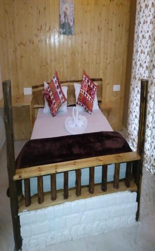 2 bedrooms, 3 beds
