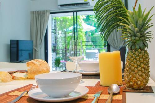 Pool access apartment by Clavis