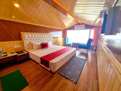 Hotel Wood Stock Luxury - A Boutique Property - Penthouse - Open Air Restaurant & Terrace