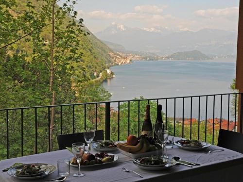 Apartment with Lake View