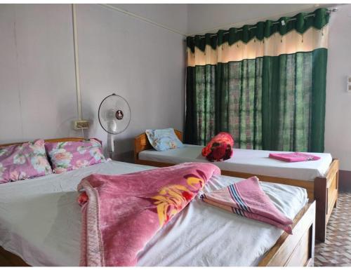 кровать, Manas Eco Camp, Mayang Para, Assam in Кумгури