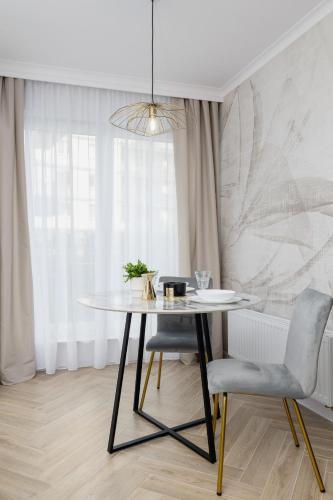 Elegant Studio Szpakowa 10 with 2 Parking Spaces & Terrace by Noclegi Renters Elegant Studio Szpakowa 10 with 2 Parking Spaces & Terrace by Noclegi Renters