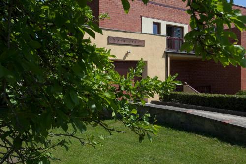 Išorė, Viesu maja Vanaturs in Ruoja