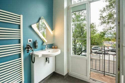 ibis budget Strasbourg Centre Gare - Bathroom