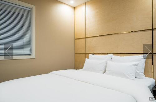 Jamsil Tomgi Hotel Room Type - Deluxe Double Room