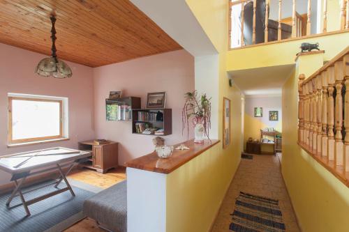 Išorė, Viesu maja Vanaturs in Ruoja