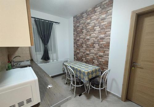 2 bedrooms, 3 beds