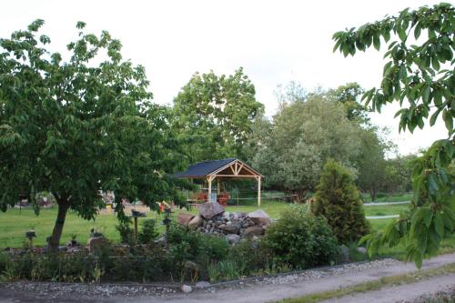 Landhaus Questin steht für Ruhe und Erholung in Alt Bukow, Deutschland