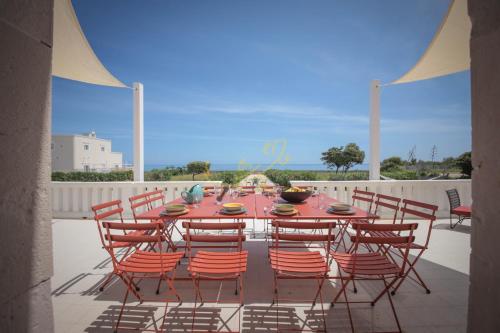 TD Villa De Bellis Historic Villa With Sea View - Tap to explore photos