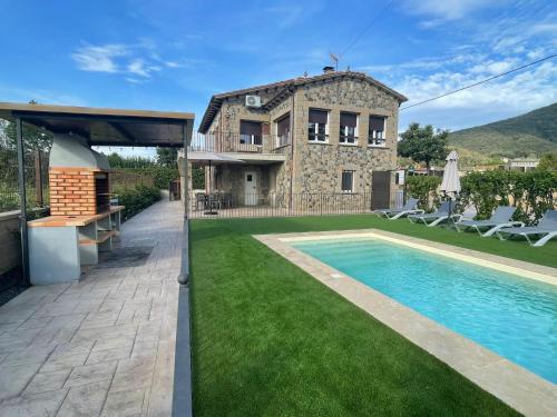 Ca la Joia Casa con piscina privada en la Vall d'en Bas