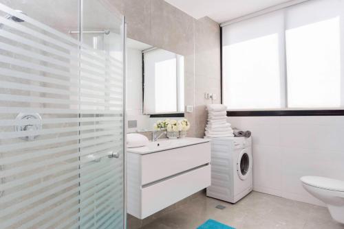 Modern & Bright 3BR Apt with Shelter by Sea N' Rent - Photo 1
