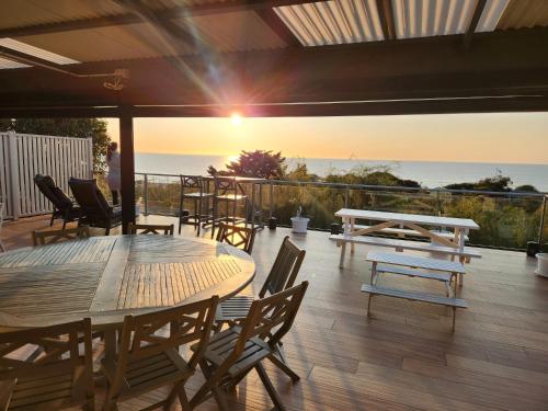 Oceanview Manor by Peppy Beach Retreats - Two Houses in One with Panoramic Views