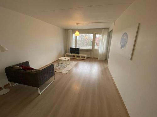 Kotimaailma - Hyvin avara rauhallinen 3MH asunto, Helsinky (fotografie 3)