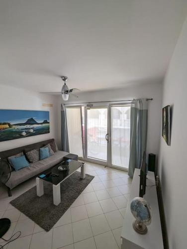 Large Townhouse close to Beach