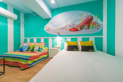 Standard Double Room image 9